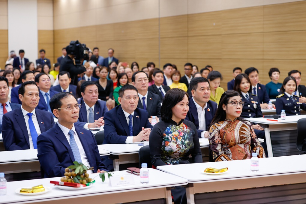 Lần đầu tiên nghe có CLB người giàu, Thủ tướng muốn nhân rộng mô hình - 2 Lần đầu tiên nghe có CLB người giàu, Thủ tướng muốn nhân rộng mô hình - 2