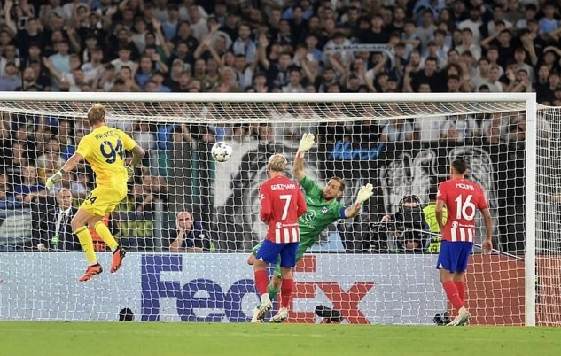 Lazio hòa Atletico Madrid nhờ bàn gỡ của thủ môn ở phút 90+5 - 1