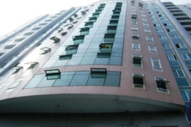 Nhảy lầu tự tử từ tầng 14