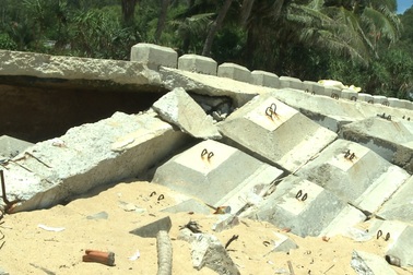 Kè chống sạt lở 15 tỷ đồng chưa nghiệm thu đã... hỏng