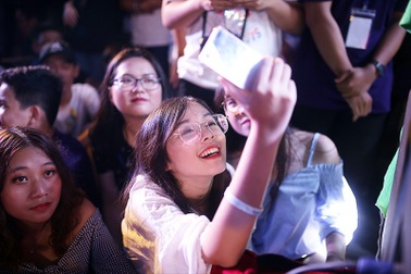 Nhóm nhạc Da Lab khuấy động đêm nhạc hội đón học sinh chuyên Tự nhiên