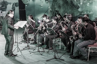 Trần Mạnh Tuấn ra mắt Saigon Big Band