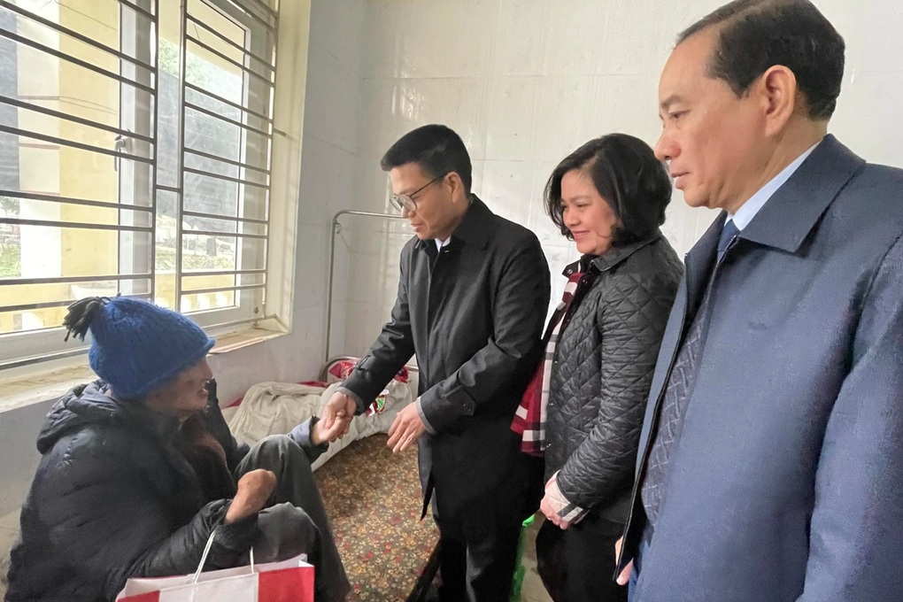 Mang Tết sớm đến những người sống vài chục năm ở khu điều trị bệnh phong - 1 Mang Tết sớm đến những người sống vài chục năm ở khu điều trị bệnh phong - 1