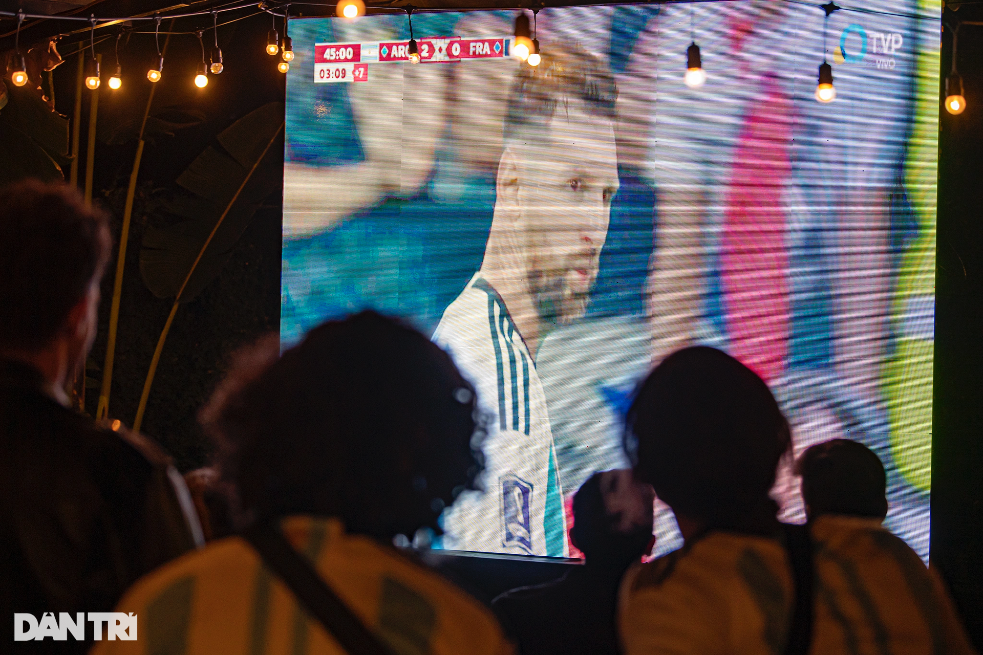 Hà Nội đêm không ngủ, cuồng nhiệt theo dõi trận chung kết World Cup 2022 - 8 Hà Nội đêm không ngủ, cuồng nhiệt theo dõi trận chung kết World Cup 2022 - 8