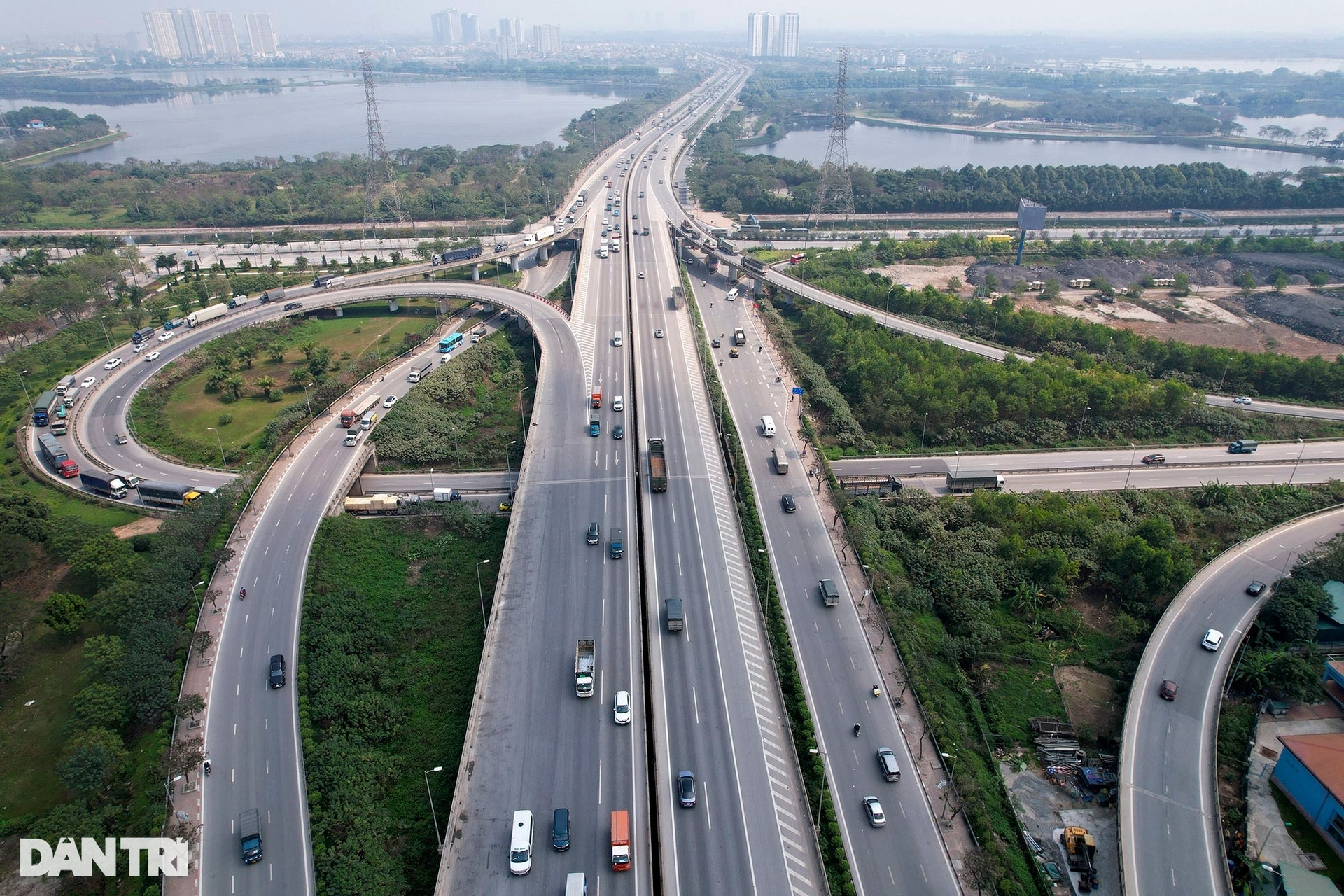 Choáng ngợp những nút giao thông hiện đại nhất Hà Nội - 2 Choáng ngợp những nút giao thông hiện đại nhất Hà Nội - 2