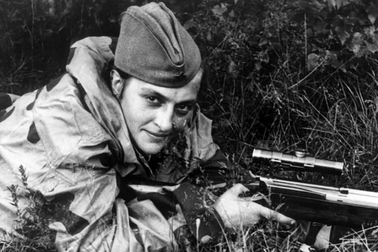 Chân dung nữ xạ thủ bắn tỉa huyền thoại của Liên Xô