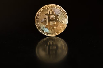 Tháng đen tối của bitcoin: Bóng ma 2022 hiện về và kịch bản giá 58.000 USD