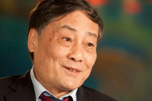 Cuộc đời của vị đại gia giàu nhất Trung Quốc, từng bán đồ uống vỉa hè