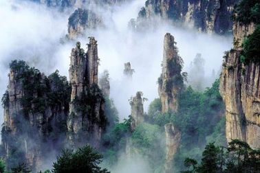 Du lịch "chốn bồng lai tiên cảnh" bằng... thang máy 