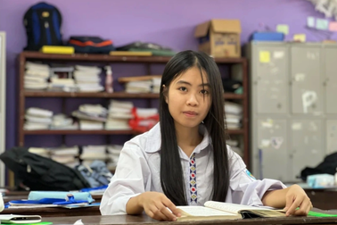 Nữ sinh nghèo dân tộc Thái nuôi khát khao thành cô giáo dạy lịch sử