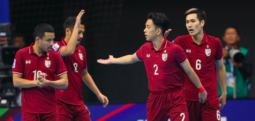 Thắng kịch tính Tajikistan, futsal Thái Lan vào bán kết gặp Iran - 2 Thắng kịch tính Tajikistan, futsal Thái Lan vào bán kết gặp Iran - 2