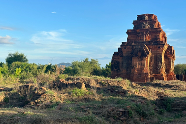 Vì sao du khách ít lui tới di tích tháp Hòa Lai ở Ninh Thuận?