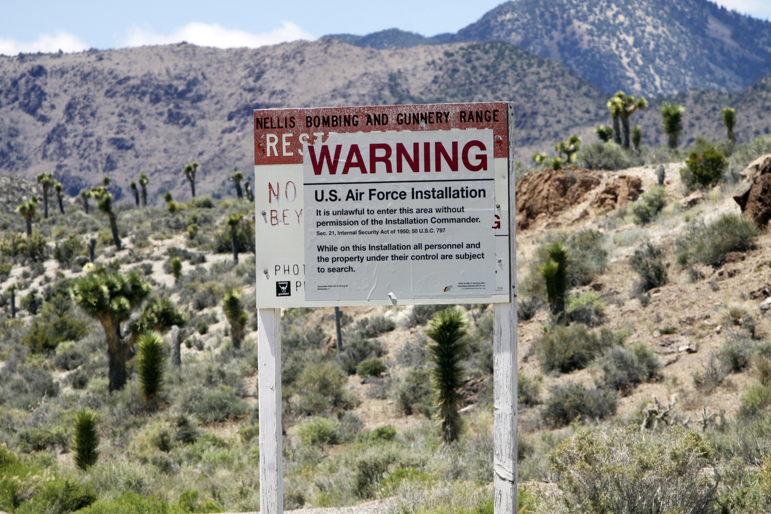 What's hidden in the top secret Area 51 - America's most mysterious area? - 2