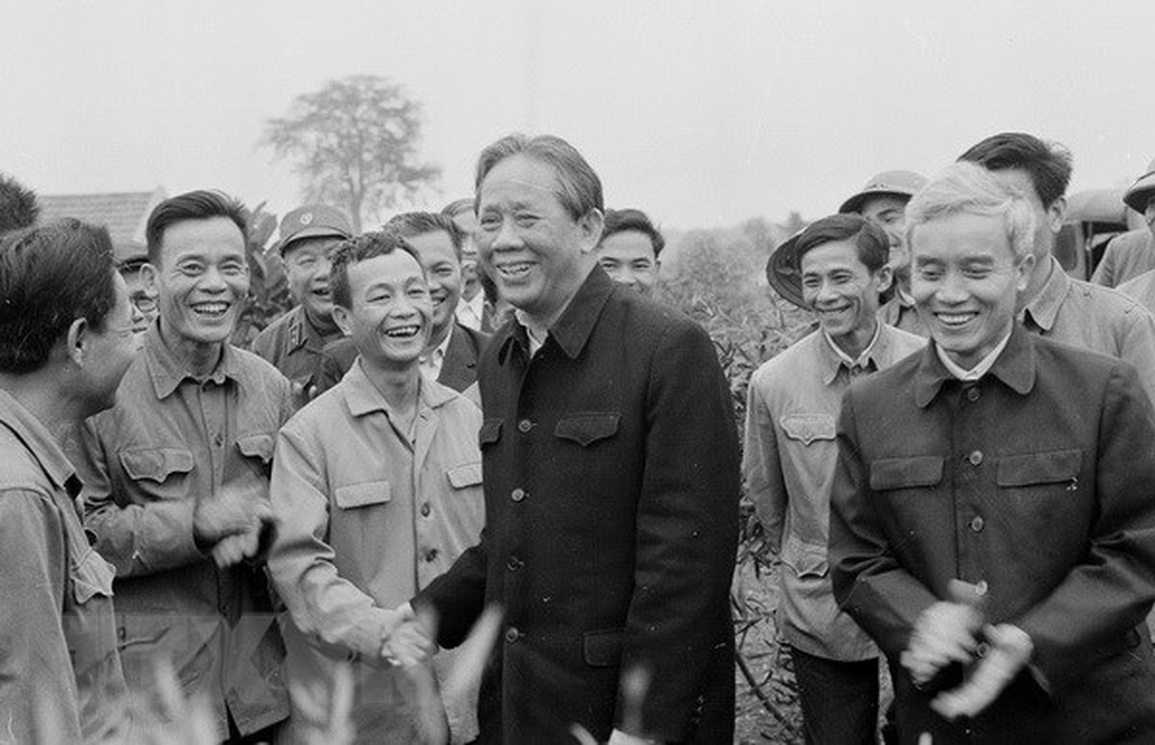 Tổng Bí thư Lê Duẩn - Nhà lãnh đạo kiệt xuất trọn đời vì nước, vì dân - 2 Tổng Bí thư Lê Duẩn - Nhà lãnh đạo kiệt xuất trọn đời vì nước, vì dân - 2
