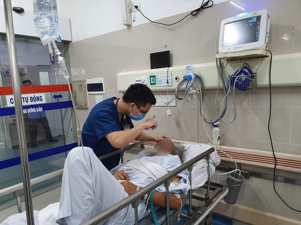 Tổn thương não, hôn mê vì sốc nhiệt, say nắng - 2 Tổn thương não, hôn mê vì sốc nhiệt, say nắng - 2