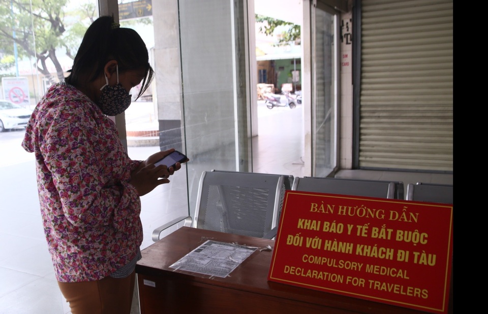 Bến xe, sân bay, nhà ga Đà Nẵng ngày đầu khôi phục vận tải liên tỉnh - 7 Bến xe, sân bay, nhà ga Đà Nẵng ngày đầu khôi phục vận tải liên tỉnh - 7