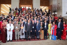 Thủ tướng gặp mặt kiều bào tham dự chương trình Xuân Quê hương 2020