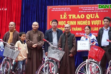 Những chiếc xe đạp trong mơ tới tay học sinh nghèo vượt khó vùng cao