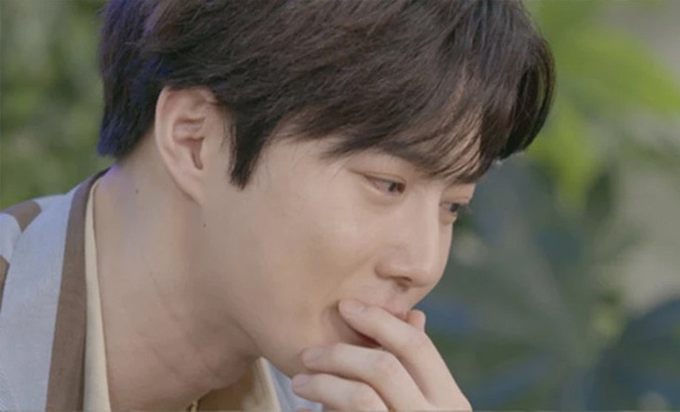 Suho (EXO) gây tranh cãi khi khóc trong buổi giao lưu với fan vì thành tích solo không tốt như mong đợi, nhưng sự thật là gì? - Ảnh 2. Suho (EXO) gây tranh cãi khi khóc trong buổi giao lưu với fan vì thành tích solo không tốt như mong đợi, nhưng sự thật là gì? - Ảnh 2.