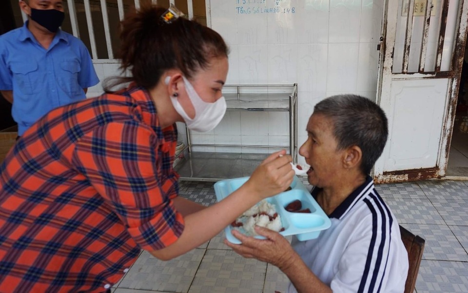 Chuyện ở nơi nửa đêm nhiều người thức dậy đánh nhau với... cột nhà - 4 Chuyện ở nơi nửa đêm nhiều người thức dậy đánh nhau với... cột nhà - 4