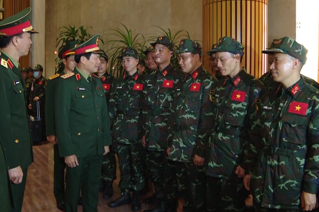 Thượng úy quân đội tạm hoãn đám cưới để sang Thổ Nhĩ Kỳ cứu nạn - 1 Thượng úy quân đội tạm hoãn đám cưới để sang Thổ Nhĩ Kỳ cứu nạn - 1
