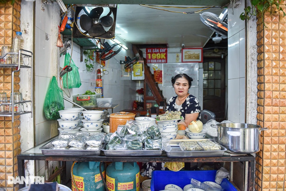 Quán bún ốc nguội gia truyền 3 đời, bà chủ U70 gẩy ốc điệu nghệ như múa - 10 Quán bún ốc nguội gia truyền 3 đời, bà chủ U70 gẩy ốc điệu nghệ như múa - 10