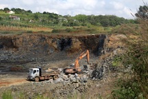 Nổ mìn khai thác đá, 4 người thương vong