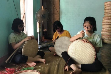 Chị em gái sinh 3 cùng thi đạt điểm cao