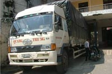 Hà Tĩnh: Bắt ô tô chở thép lậu