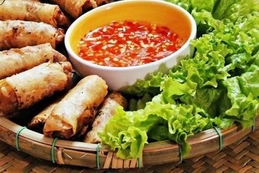 Ngon miệng, lạ mắt với các món cuốn từ Nam ra Bắc