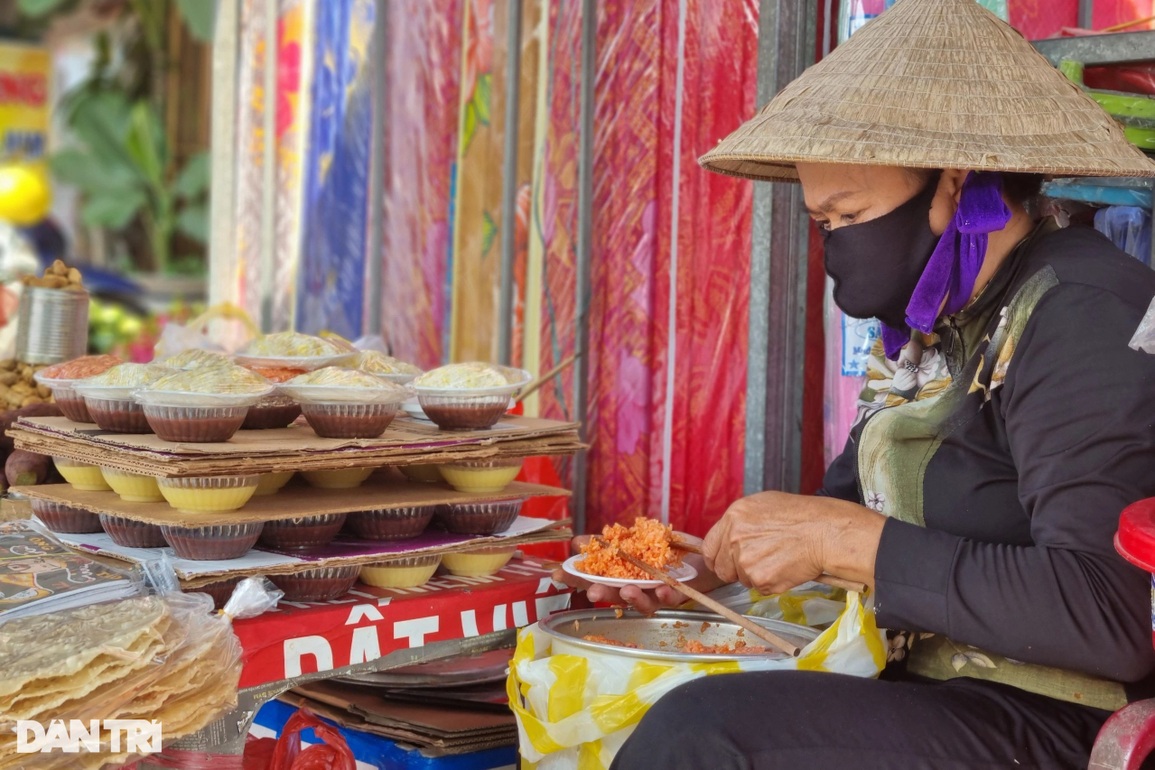 Người Đà Nẵng nhộn nhịp sắm đồ cúng tiễn ông Táo về trời - 2 Người Đà Nẵng nhộn nhịp sắm đồ cúng tiễn ông Táo về trời - 2