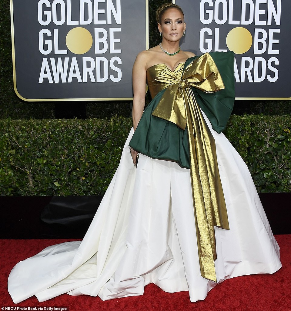 Jennifer Lopez lọt top sao mặc xấu tại lễ trao giải Quả Cầu Vàng - 3 Jennifer Lopez lọt top sao mặc xấu tại lễ trao giải Quả Cầu Vàng - 3