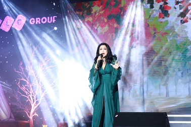 “Biển nhớ tên Anh gọi về”: Đêm nhạc của sự dâng hiến