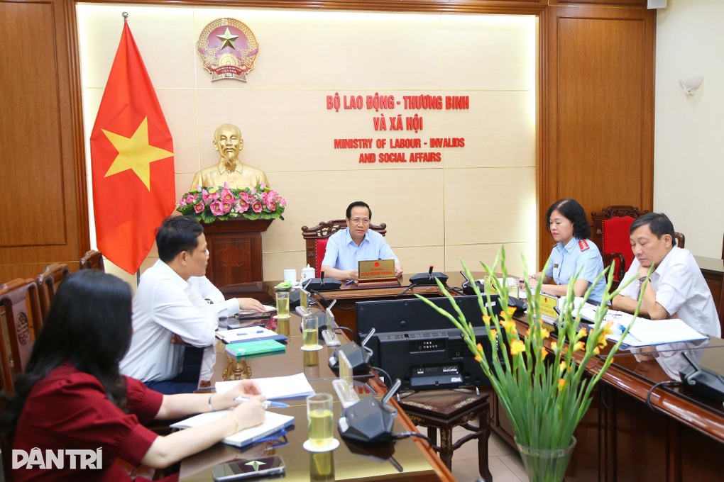 Tháo gỡ khúc mắc để người có công không lỡ chế độ - 1 Tháo gỡ khúc mắc để người có công không lỡ chế độ - 1