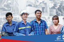 "Đường về nhà xa quá mẹ ơi, chắc Tết nay, con không về tới"…