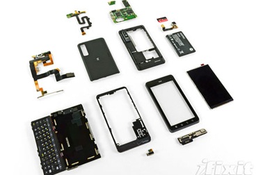 “Mổ xẻ” điện thoại Motorola Droid 3