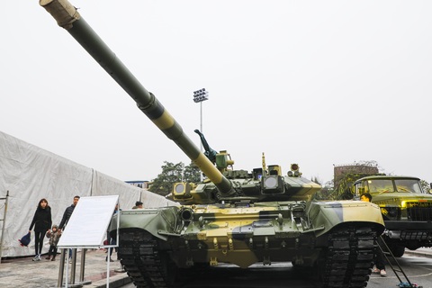 Hàng loạt vũ khí tối tân được Bộ Quốc phòng trưng bày tại Thái Nguyên