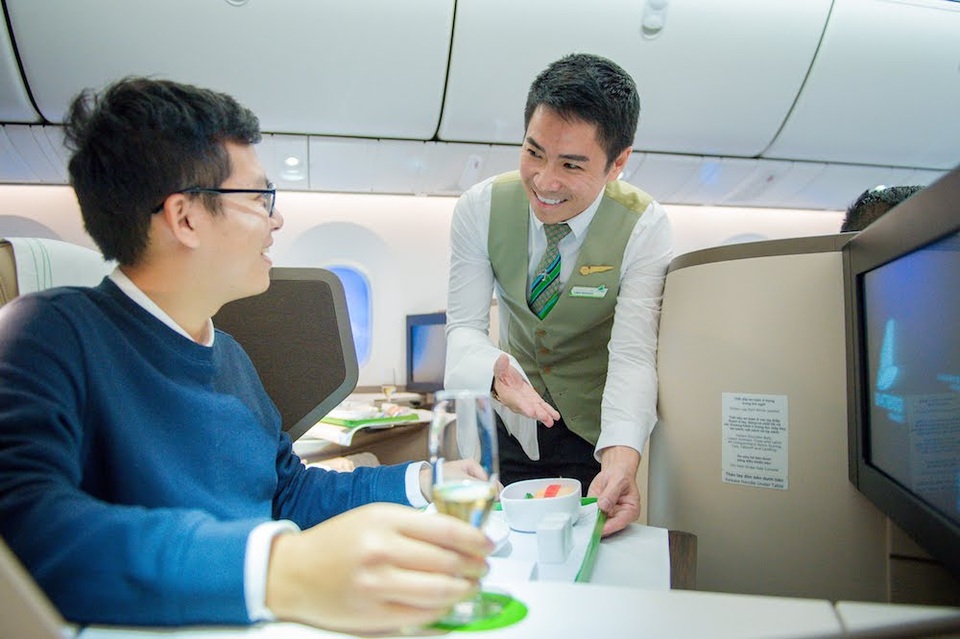 Máy bay thân rộng Boeing 787-9 Dreamliner Ha Long Bay của Bamboo Airways thực hiện chuyến bay thương mại đầu tiên - 8 Máy bay thân rộng Boeing 787-9 Dreamliner Ha Long Bay của Bamboo Airways thực hiện chuyến bay thương mại đầu tiên - 8