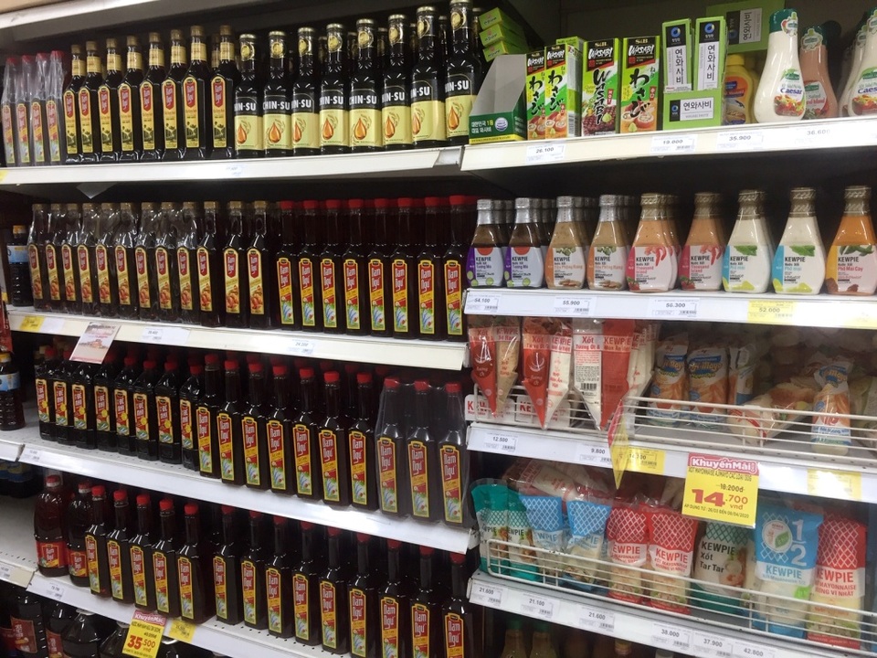 TPHCM: Chợ và siêu thị vắng người, chợ tạm phải “giải tán - 5