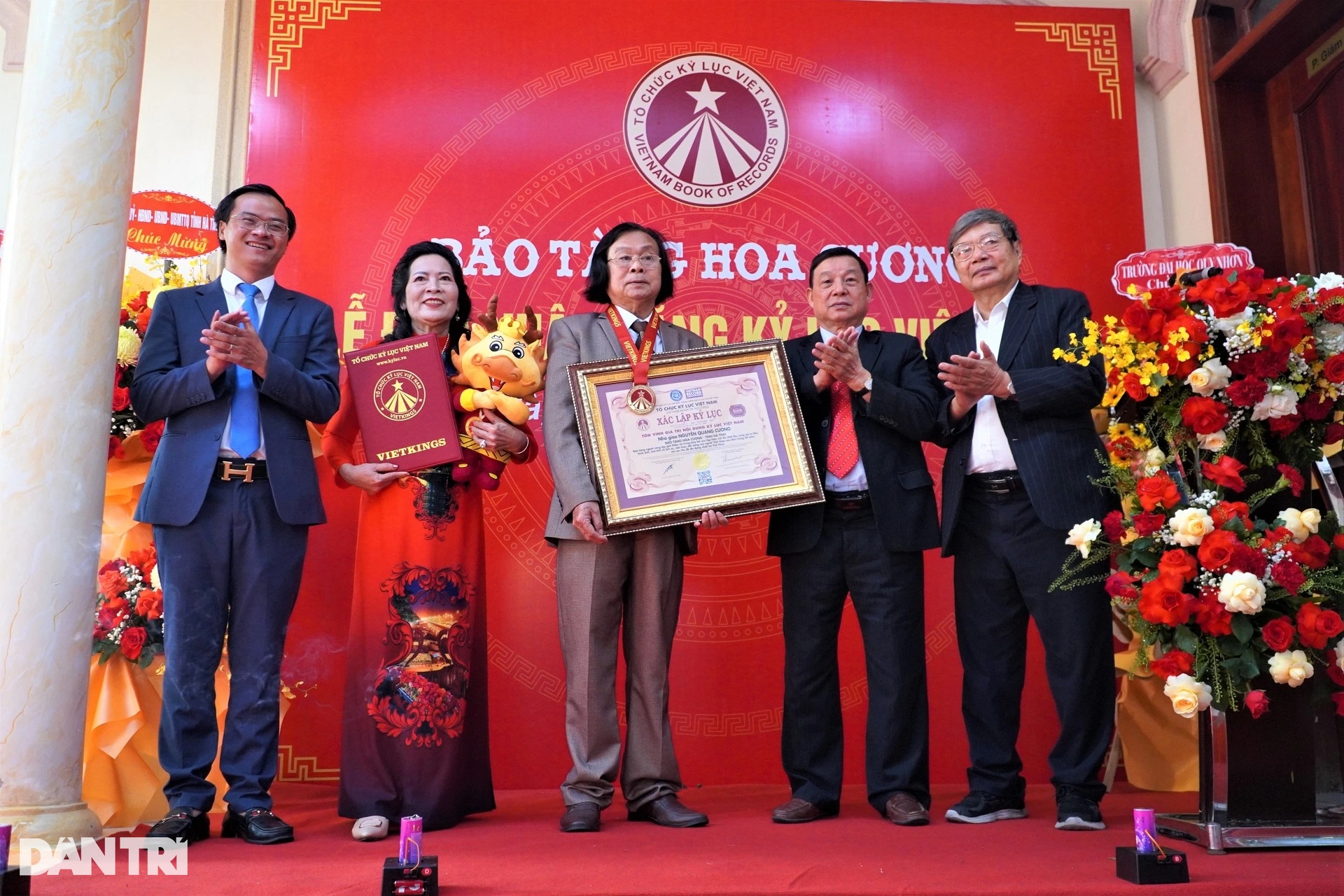 Bộ sưu tập của một nhà giáo được xác lập kỷ lục Việt Nam - 12 Bộ sưu tập của một nhà giáo được xác lập kỷ lục Việt Nam - 12