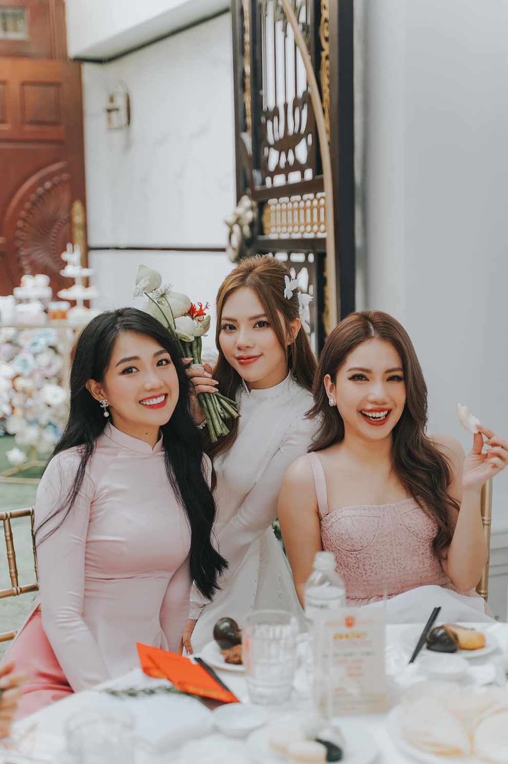 Hotgirl Reuters Kiều Trinh làm phù dâu hot nhất mạng xã hội - 2 Hotgirl Reuters Kiều Trinh làm phù dâu hot nhất mạng xã hội - 2