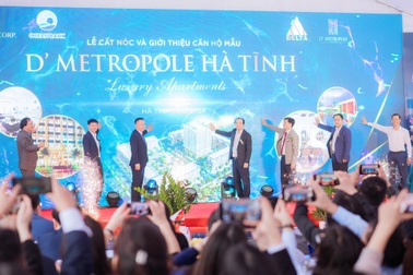 Lễ cất nóc tòa tháp Luxury Apartments, thuộc dự án D'Metropole Hà Tĩnh