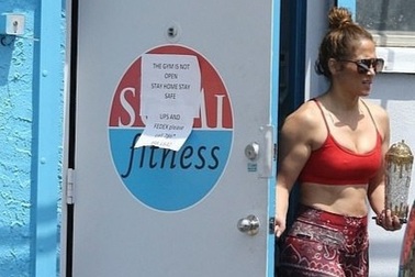 Phòng tập gym đóng cửa, Jennifer Lopez vẫn được vào