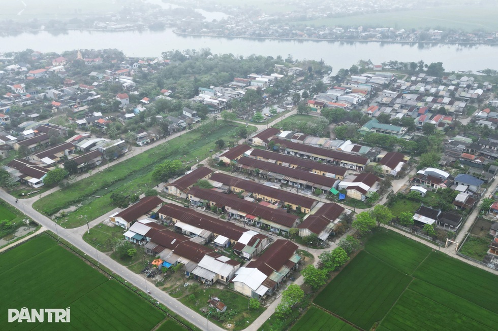 Thành phố đã lên trung ương, nhiều hộ vạn đò vẫn chưa thoát kiếp nhà chồ - 1