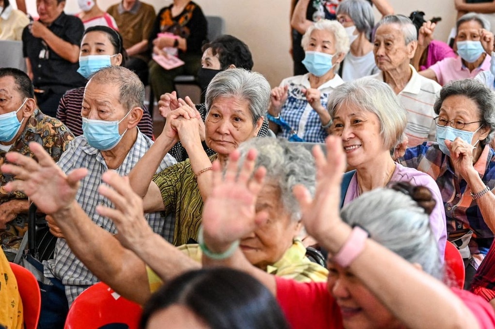 91 tuổi, cụ ông Singapore vẫn làm việc 12 tiếng mỗi ngày - 2 91 tuổi, cụ ông Singapore vẫn làm việc 12 tiếng mỗi ngày - 2