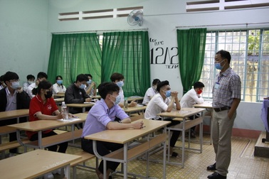 Tự ý đặt ra các khoản thu trái quy định, Hiệu trưởng phải chịu trách nhiệm