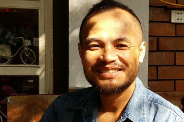 Trần Lập sụt 8kg vẫn tươi tắn đi cà phê với bạn bè