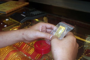 “Vàng bỏ ống” liệu có lãi?