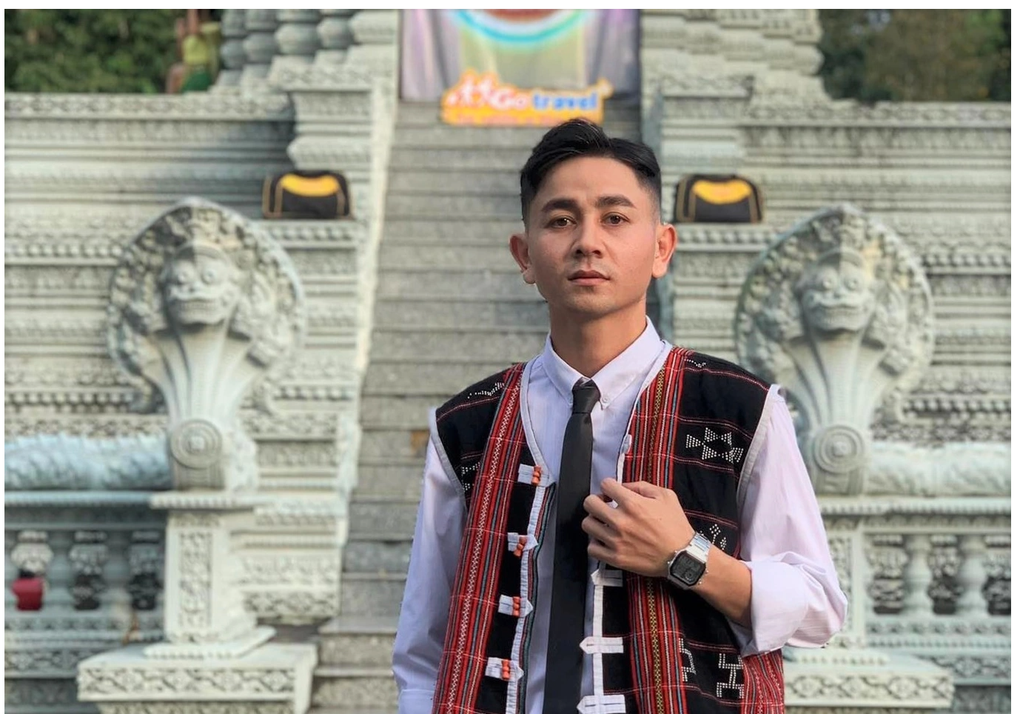 Chàng trai Cơ Tu - Danh Zoram trải lòng về nạn hát chùa - 1 Chàng trai Cơ Tu - Danh Zoram trải lòng về nạn hát chùa - 1