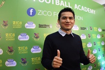 Kiatisuk cách ly tại TPHCM, làm… khán giả khi HA Gia Lai đá giao hữu